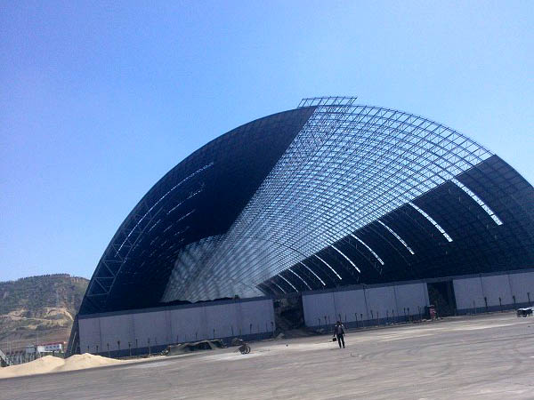 绥芬河桶壳螺栓球网架工程